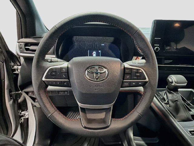 Certified 2025 Toyota Sienna XSE AWD/4WD image 9