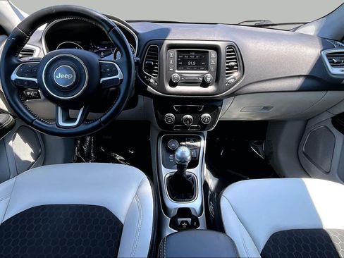 Used 2018 Jeep Compass Latitude AWD/4WD image 15