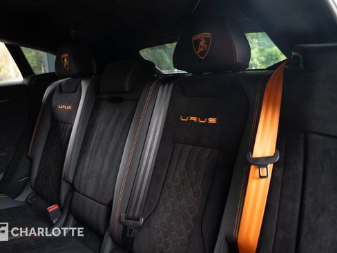 Used 2023 Lamborghini Urus Performante AWD/4WD image 39