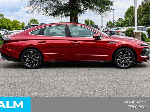 Used 2025 Hyundai Sonata SEL FWD image 11