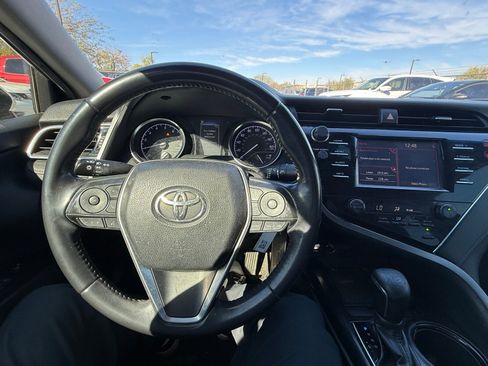 Used 2018 Toyota Camry SE image 21