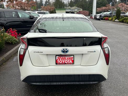 Used 2016 Toyota Prius Two FWD image 8