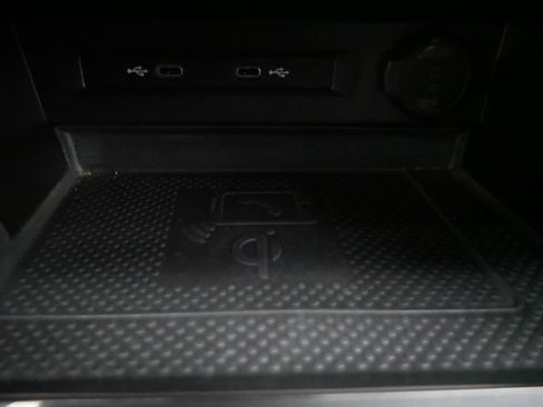 Used 2021 Volkswagen Tiguan SE R-Line image 27