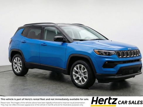 Used 2025 Jeep Compass Limited AWD/4WD image 1