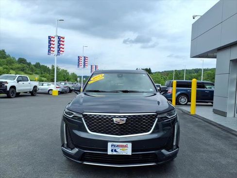 Used 2022 Cadillac XT6 Premium Luxury AWD/4WD image 3