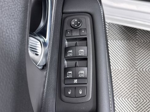 New 2026 Chrysler Voyager LX image 25