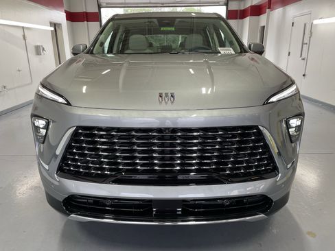 New 2026 Buick Enclave Avenir w/ Super Cruise Package image 2