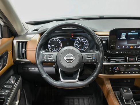 Used 2022 Nissan Pathfinder Platinum image 17