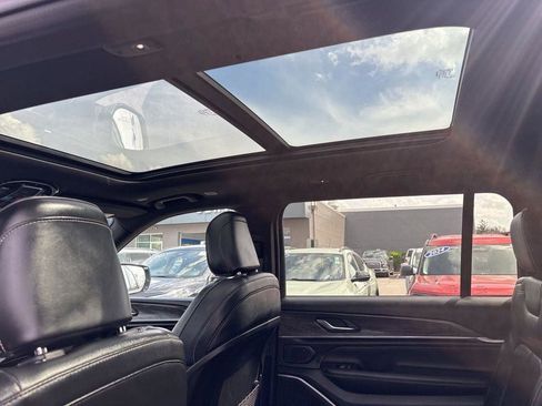 Used 2023 Jeep Grand Cherokee L Overland image 13