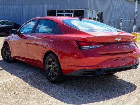 Used 2023 Hyundai Elantra SEL FWD image 2