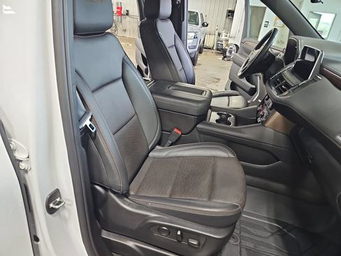 Used 2024 Chevrolet Suburban High Country w/ Max Trailering Package AWD/4WD image 10
