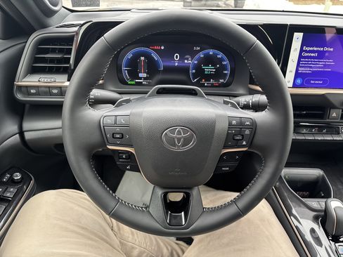 Certified 2026 Toyota Crown Platinum image 18