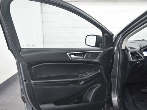 Used 2023 Ford Edge SEL image 9