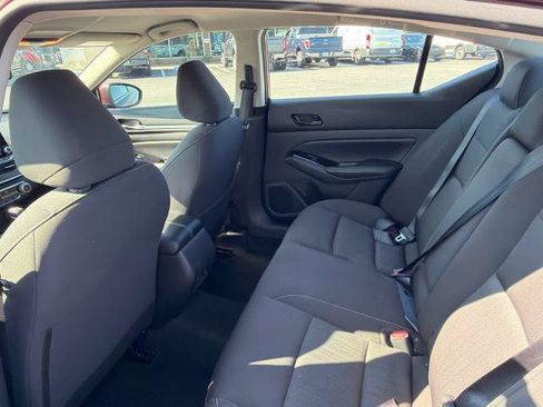 Used 2023 Nissan Altima 2.5 SV FWD image 12
