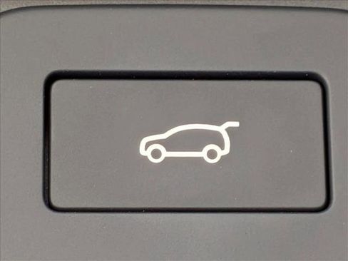 Used 2024 Land Rover Range Rover Long Wheelbase Autobiography image 18