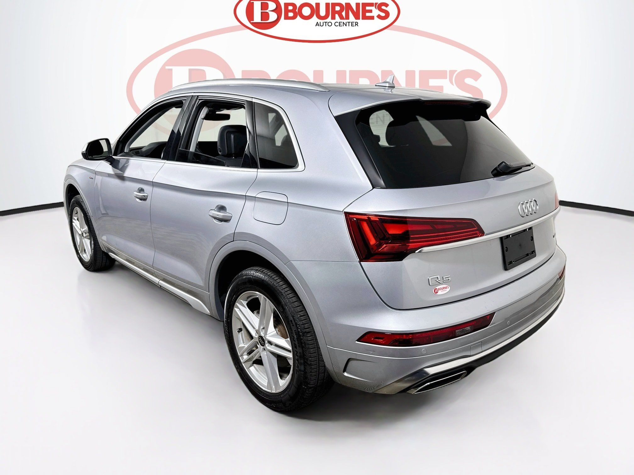 Used 2023 Audi Q5 e Premium Plus w/ Premium Plus Package AWD/4WD image 9