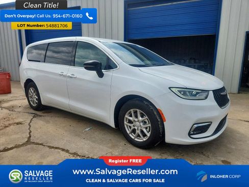 Used 2026 Chrysler Pacifica Select FWD image 5