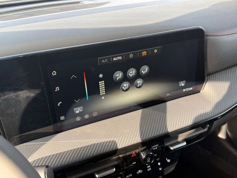 New 2026 Nissan Kicks SR w/ Cold Weather Package image 25