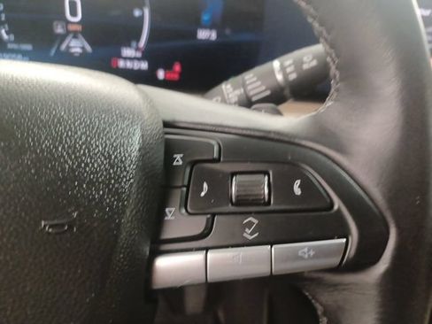 Used 2025 Cadillac XT4 Premium Luxury w/ Technology Package FWD image 21