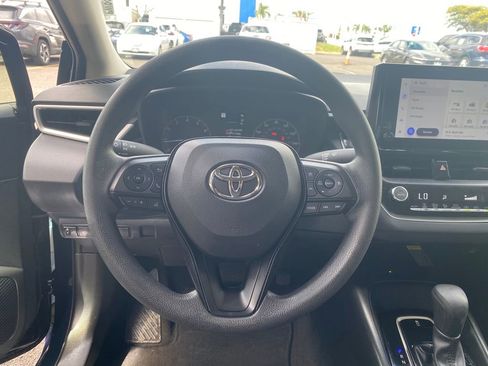 Used 2025 Toyota Corolla LE image 32