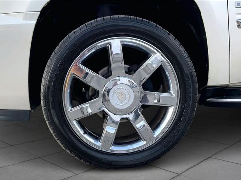 Used 2009 Cadillac Escalade ESV image 10