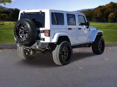 Used 2015 Jeep Wrangler Unlimited Sahara w/ Max Tow Package image 4