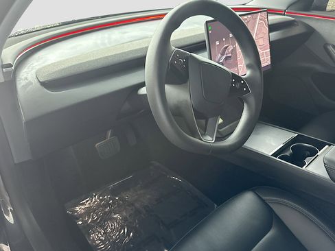 Used 2025 Tesla Model 3 Long Range RWD image 9