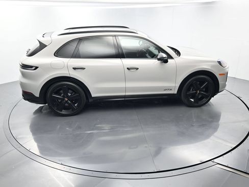 Certified 2026 Porsche Cayenne GTS AWD/4WD image 41