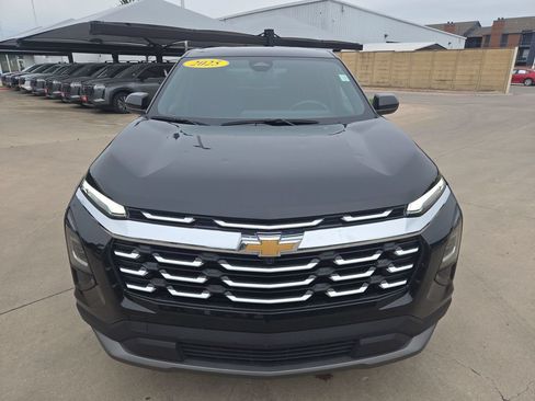 Used 2025 Chevrolet Equinox LT FWD image 9