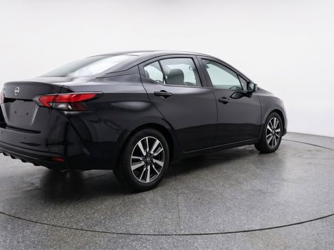 Used 2025 Nissan Versa SV image 9