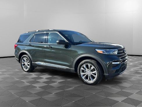 Certified 2022 Ford Explorer XLT w/ Equipment Group 202A image 2
