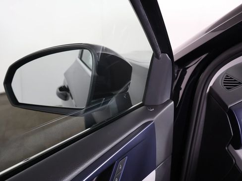 Used 2022 Volkswagen Taos SE FWD image 33