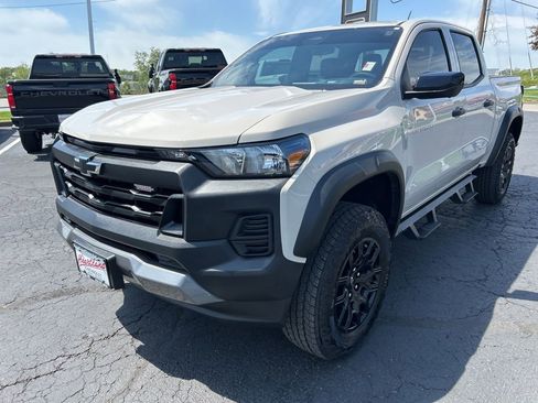 Used 2026 Chevrolet Colorado Trail Boss AWD/4WD image 9
