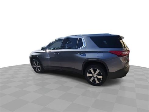 Used 2018 Chevrolet Traverse LT image 6