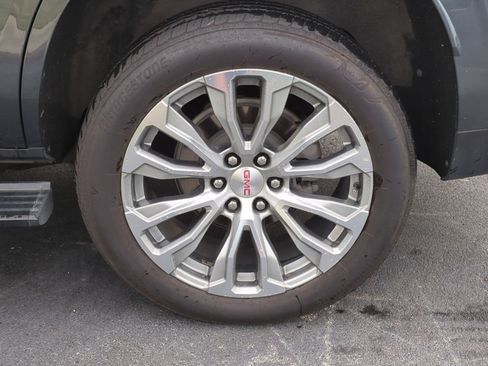Used 2021 GMC Yukon Denali w/ Denali Premium Package AWD/4WD image 12