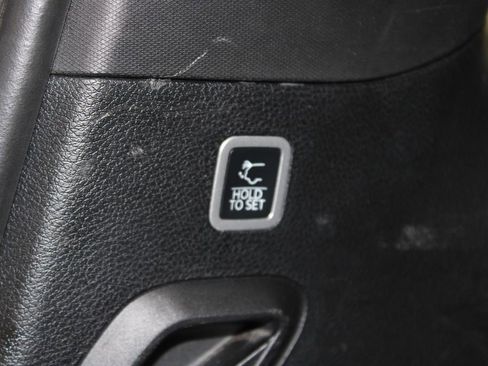 Used 2024 Jeep Wagoneer Series II image 16