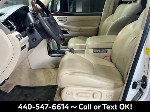 Used 2013 Lexus LX 570 4WD w/ Luxury Pkg image 12