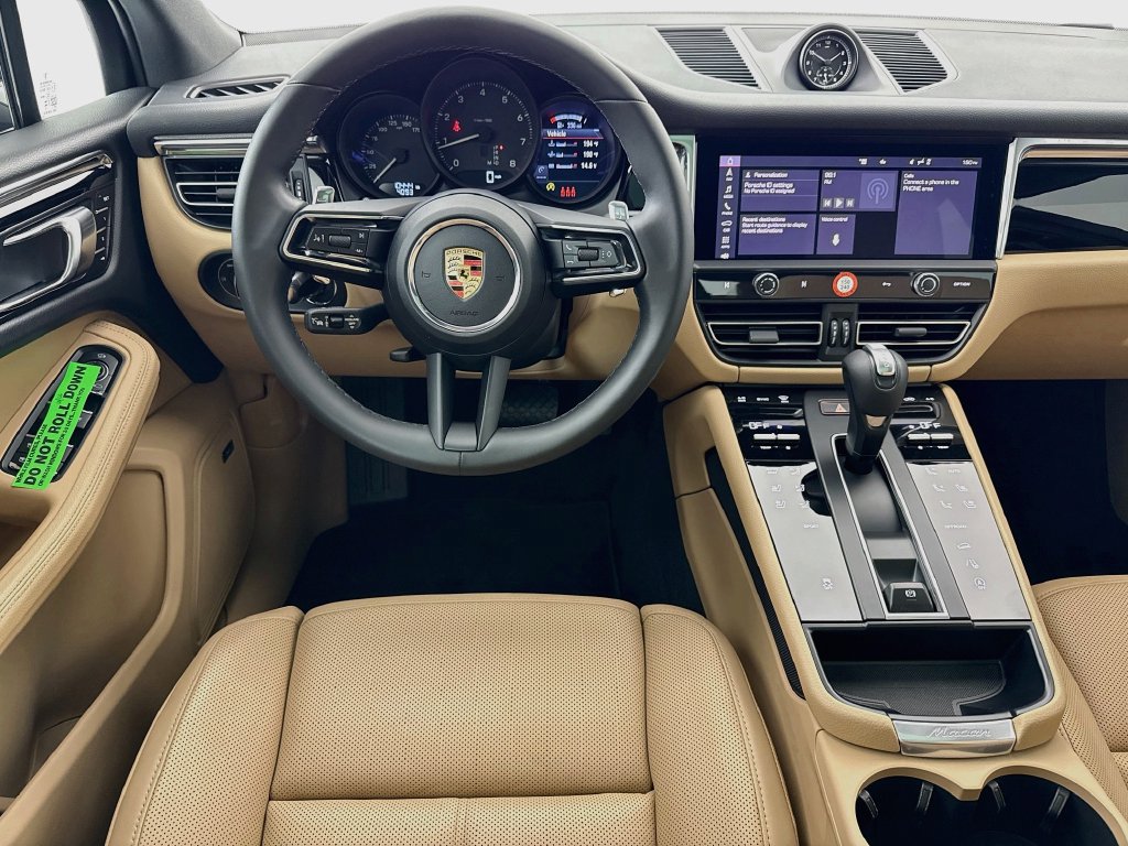 Certified 2026 Porsche Macan AWD/4WD image 25