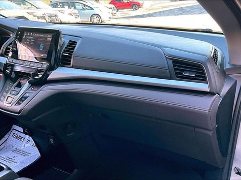 Used 2023 Honda Odyssey EX-L image 11