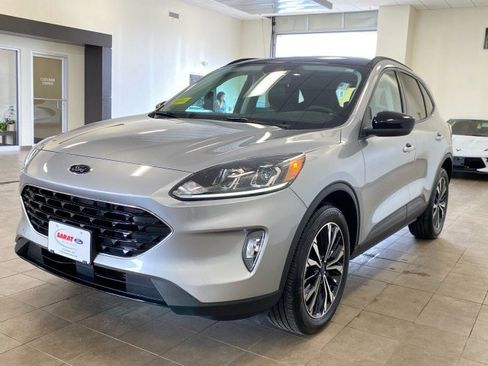 Certified 2022 Ford Escape SEL w/ SEL Stealth AWD Package image 4