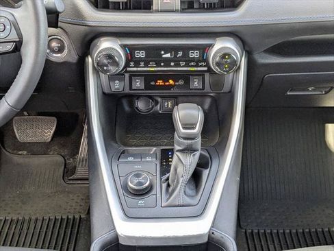 Certified 2023 Toyota RAV4 SE w/ Convenience Package AWD/4WD image 19