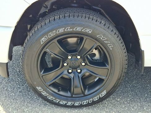 Used 2022 RAM 1500 Big Horn AWD/4WD image 29