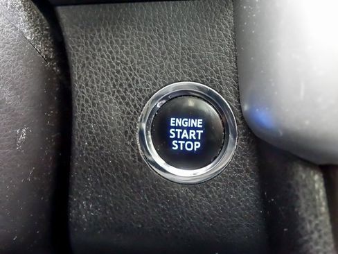 Used 2019 Toyota Highlander XLE image 18