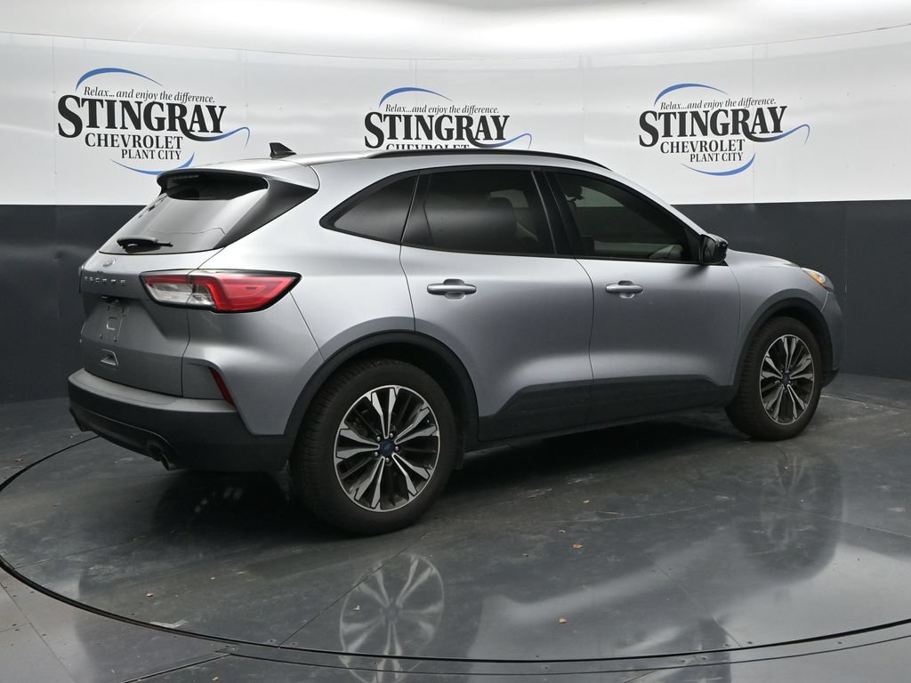 Used 2022 Ford Escape SE w/ SE Sport Appearance Package FWD image 7