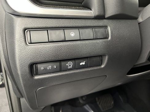 Used 2026 Nissan Rogue SV FWD image 26