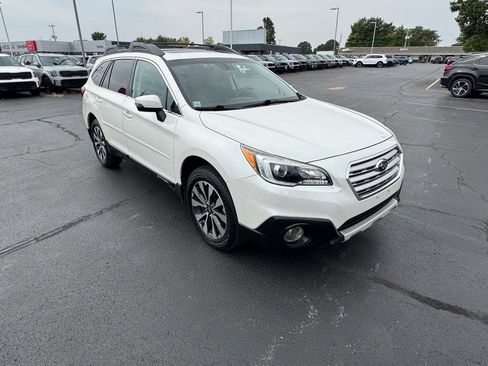 Used 2017 Subaru Outback 2.5i Limited image 6