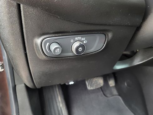 Used 2020 Chevrolet Equinox LT FWD image 17