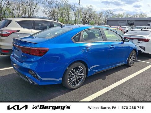 Certified 2023 Kia Forte GT-Line FWD image 6