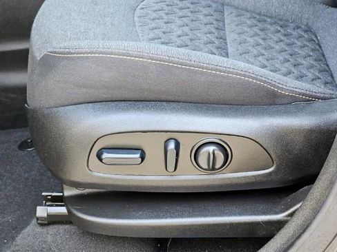 Used 2022 Chevrolet Equinox LT image 18