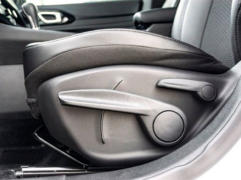 New 2026 Jeep Compass Latitude image 8